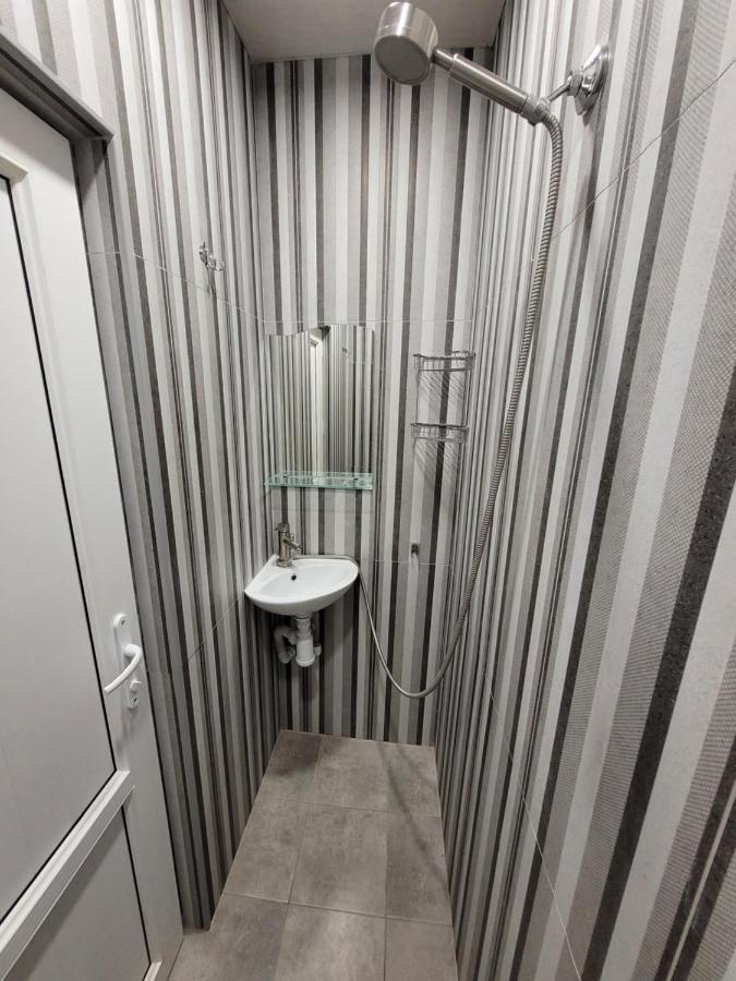 Мини Дом Целиком Около Мед Центра Астхик Hotel Ереван Екстериор снимка