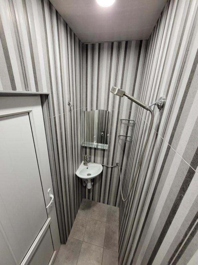 Мини Дом Целиком Около Мед Центра Астхик Hotel Ереван Екстериор снимка