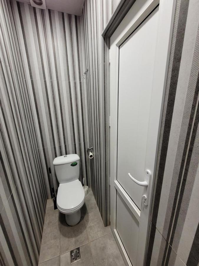 Мини Дом Целиком Около Мед Центра Астхик Hotel Ереван Екстериор снимка