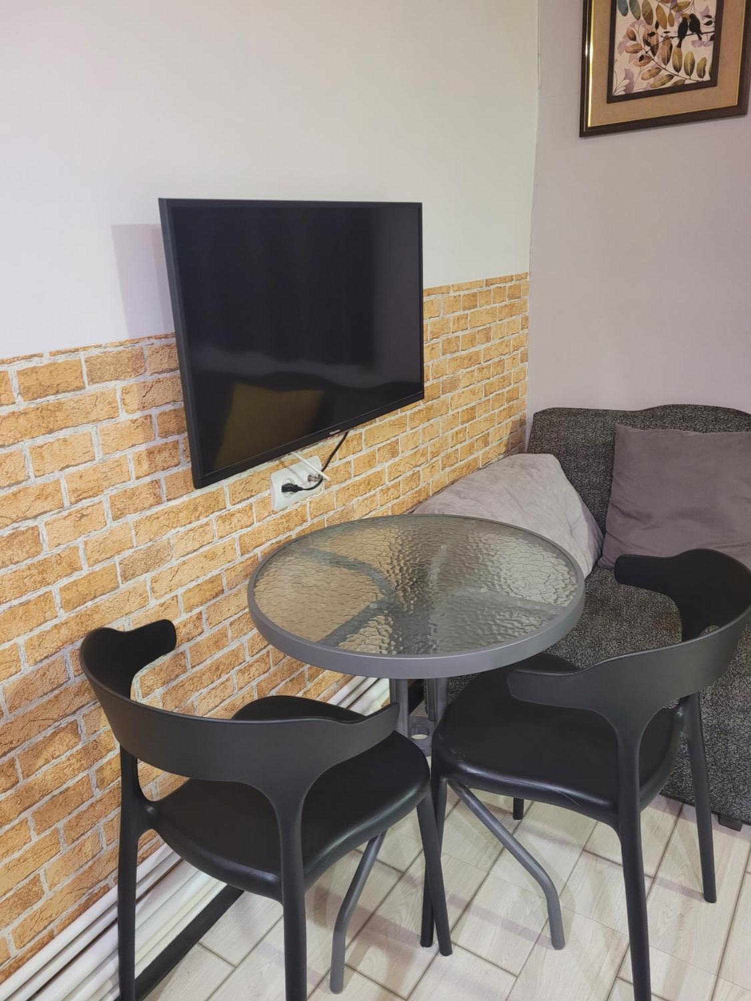 Мини Дом Целиком Около Мед Центра Астхик Hotel Ереван Екстериор снимка